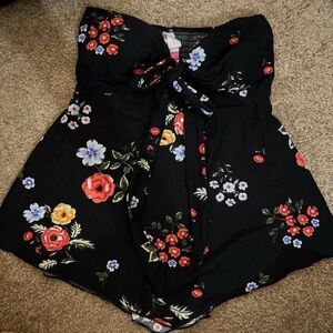 Strapless black sweetheart top
